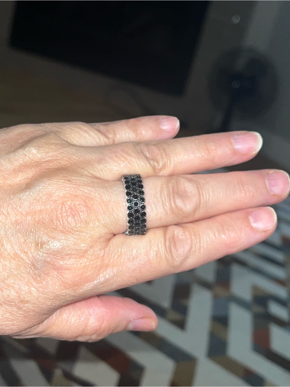 New in Box Black Spinel Band .925 Sterling Size 9